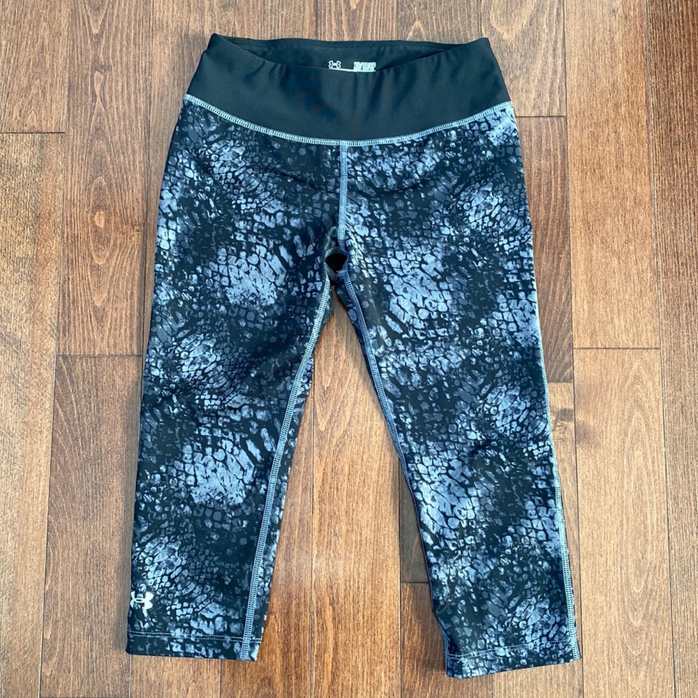 Under Armour HeatGear fitted leggings in patterned grey, XS